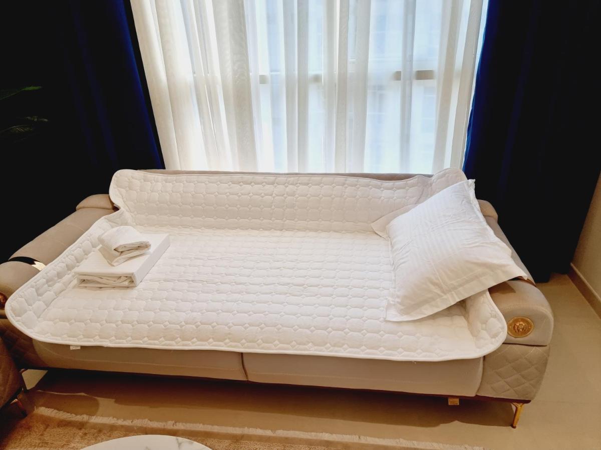 Dunya Tower Luxury And 2 Min Walk To Dubai Mall And Burj Khalifa In Heart Of Downtown Exteriör bild