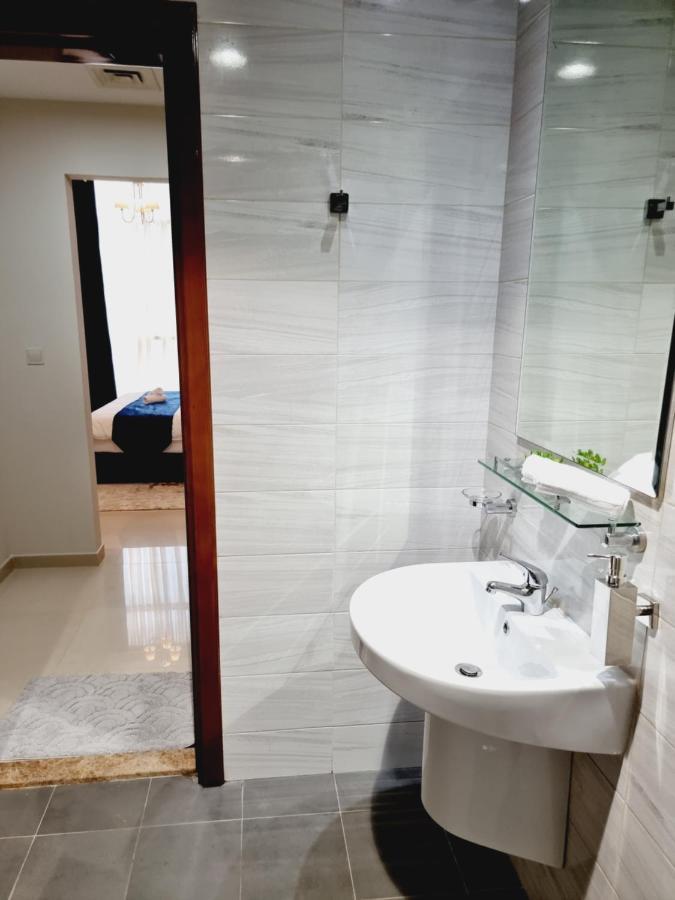 Dunya Tower Luxury And 2 Min Walk To Dubai Mall And Burj Khalifa In Heart Of Downtown Exteriör bild